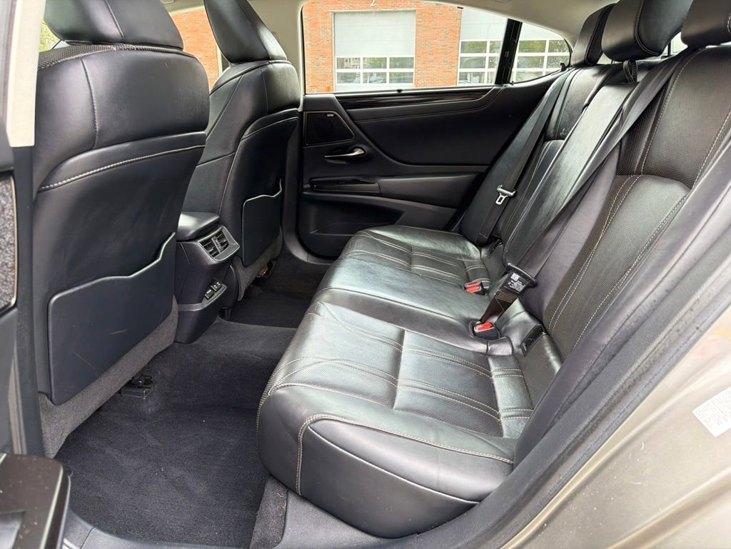 Used 2019 Lexus ES 350 Ultra Luxury w/ Accessory Package 2 FWD image 24