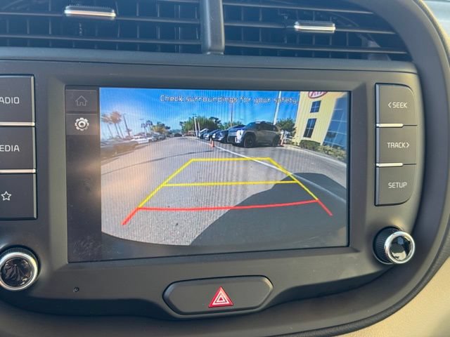 Certified 2025 Kia Soul LX w/ LX Technology Package FWD image 17