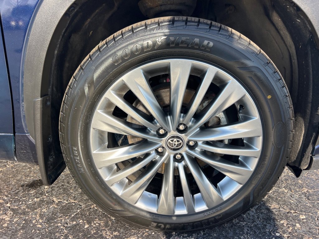 Used 2022 Toyota Highlander Platinum AWD/4WD image 50
