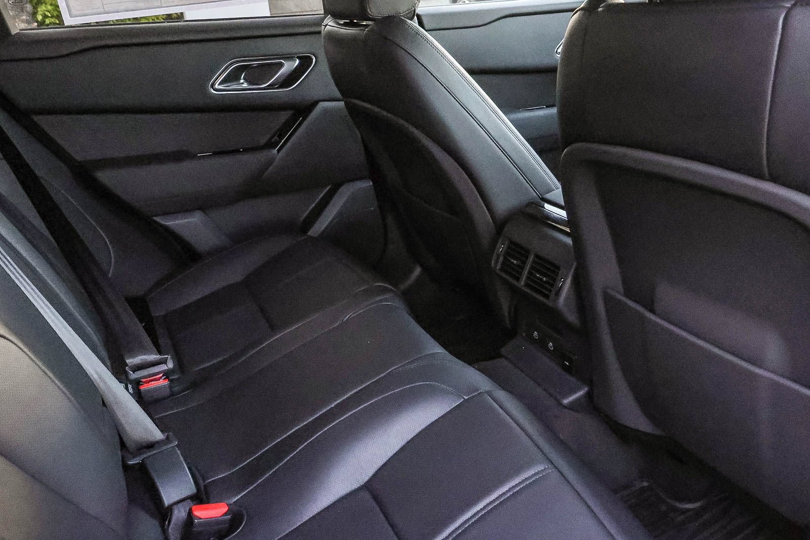 New 2026 Land Rover Range Rover Velar S AWD/4WD image 18