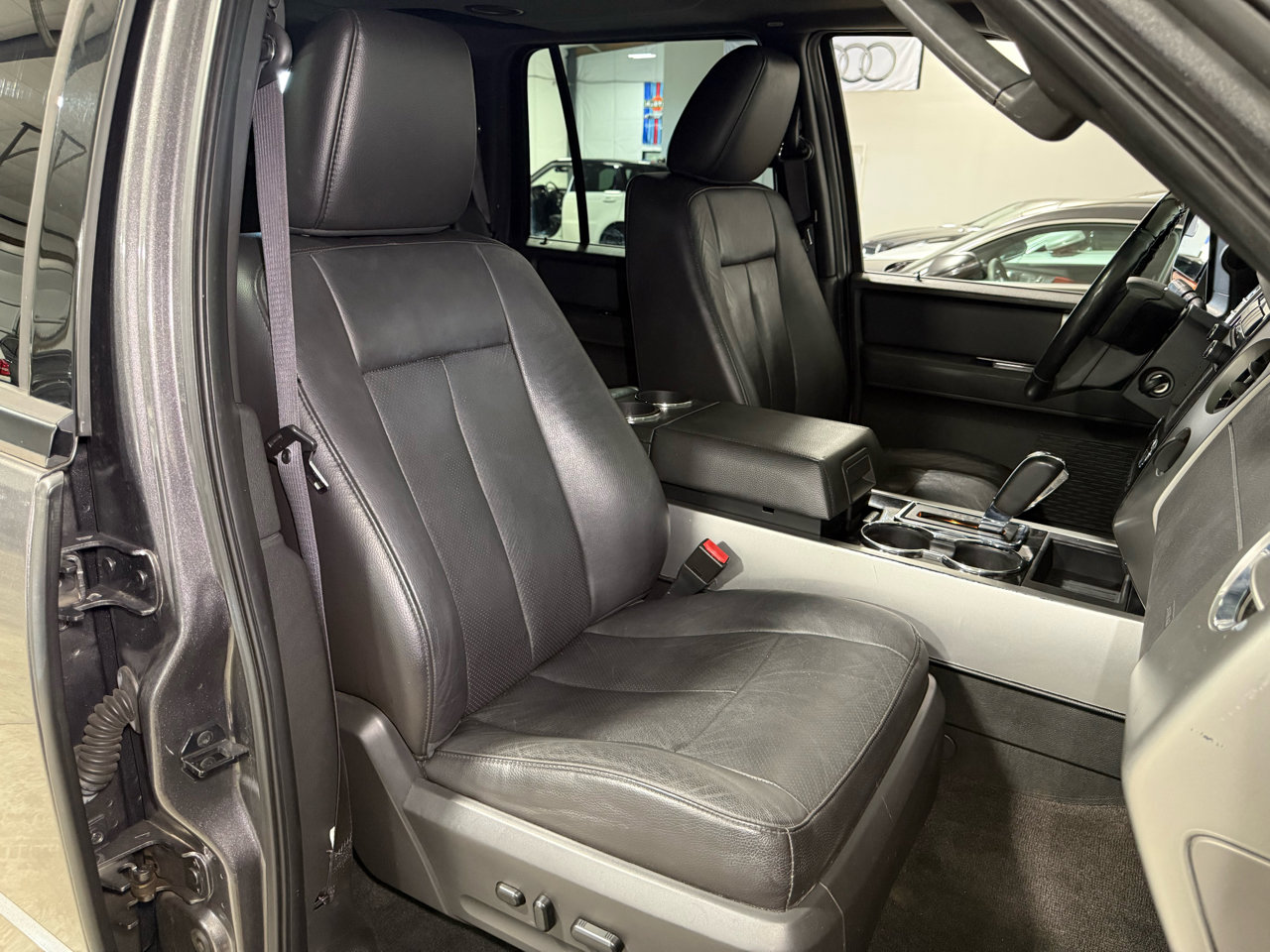 Used 2014 Ford Expedition Limited w/ Equipment Group 301A image 22