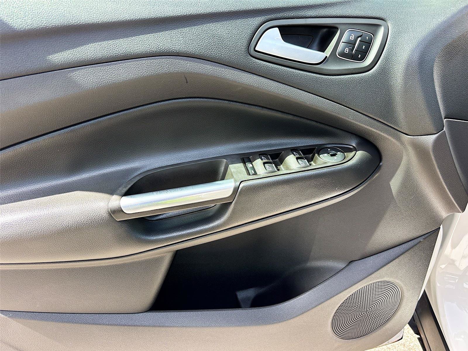 Used 2017 Ford Escape Titanium AWD/4WD image 17