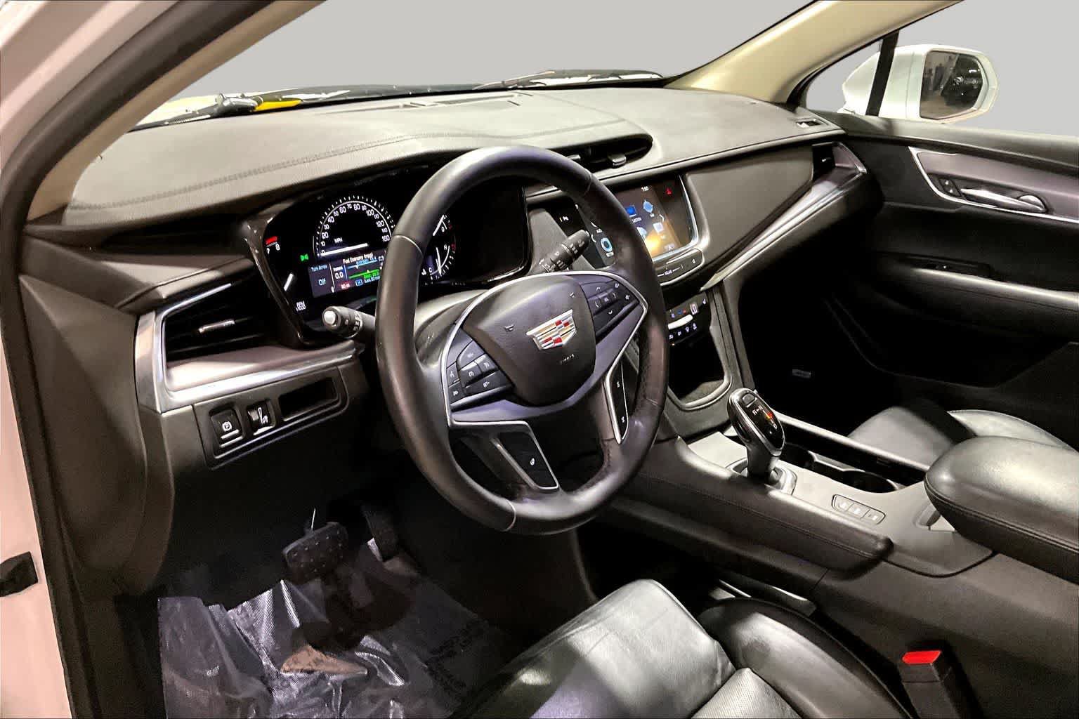 Used 2017 Cadillac XT5 Luxury AWD/4WD image 18