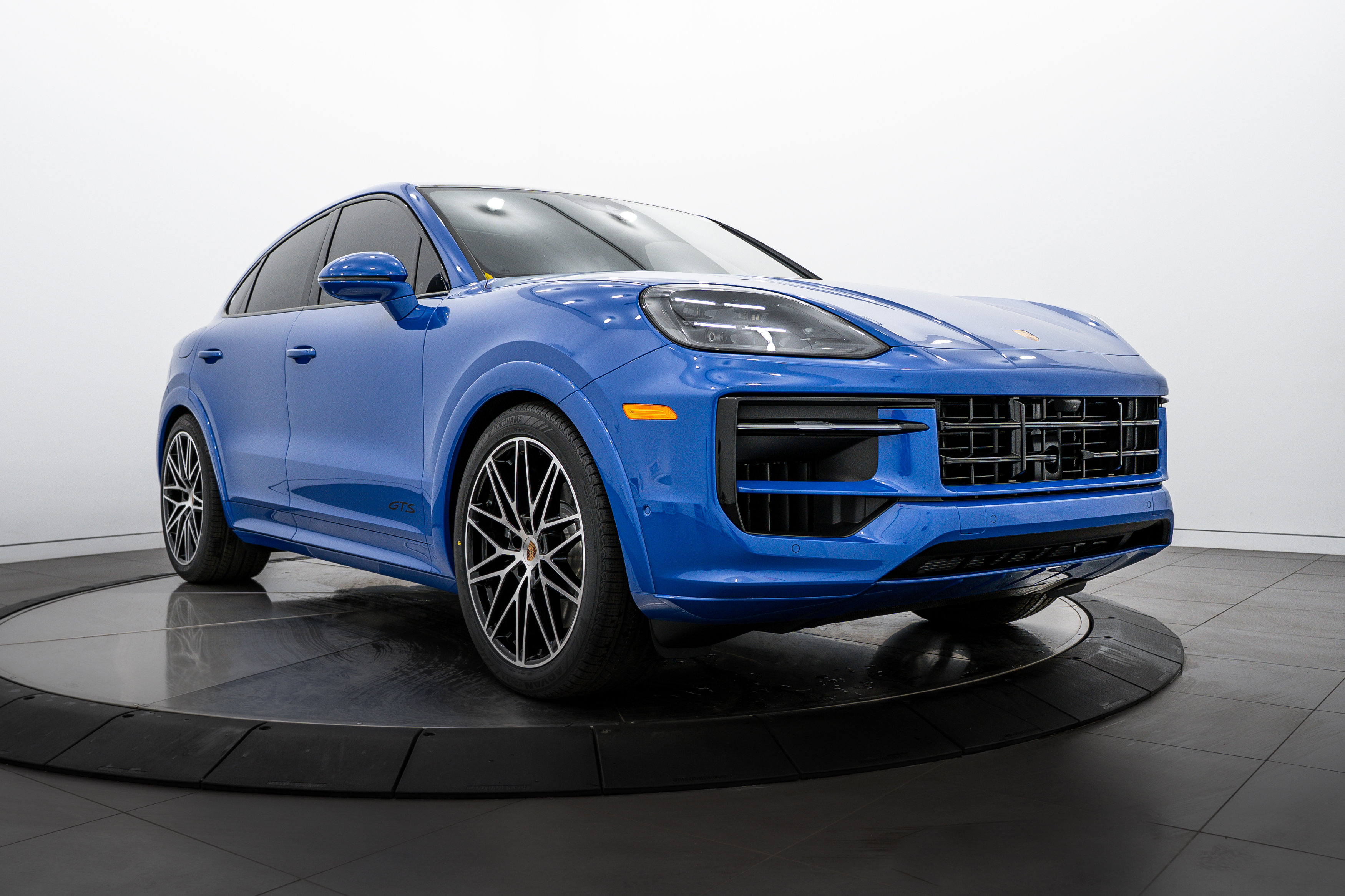 New 2026 Porsche Cayenne GTS image 9