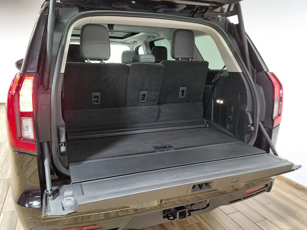 Certified 2025 Ford Expedition Active AWD/4WD image 49
