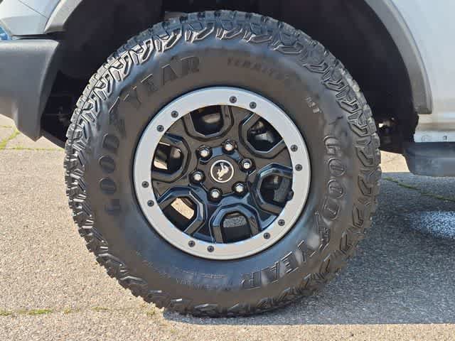 Used 2023 Ford Bronco Outer Banks w/ Sasquatch Package AWD/4WD image 14