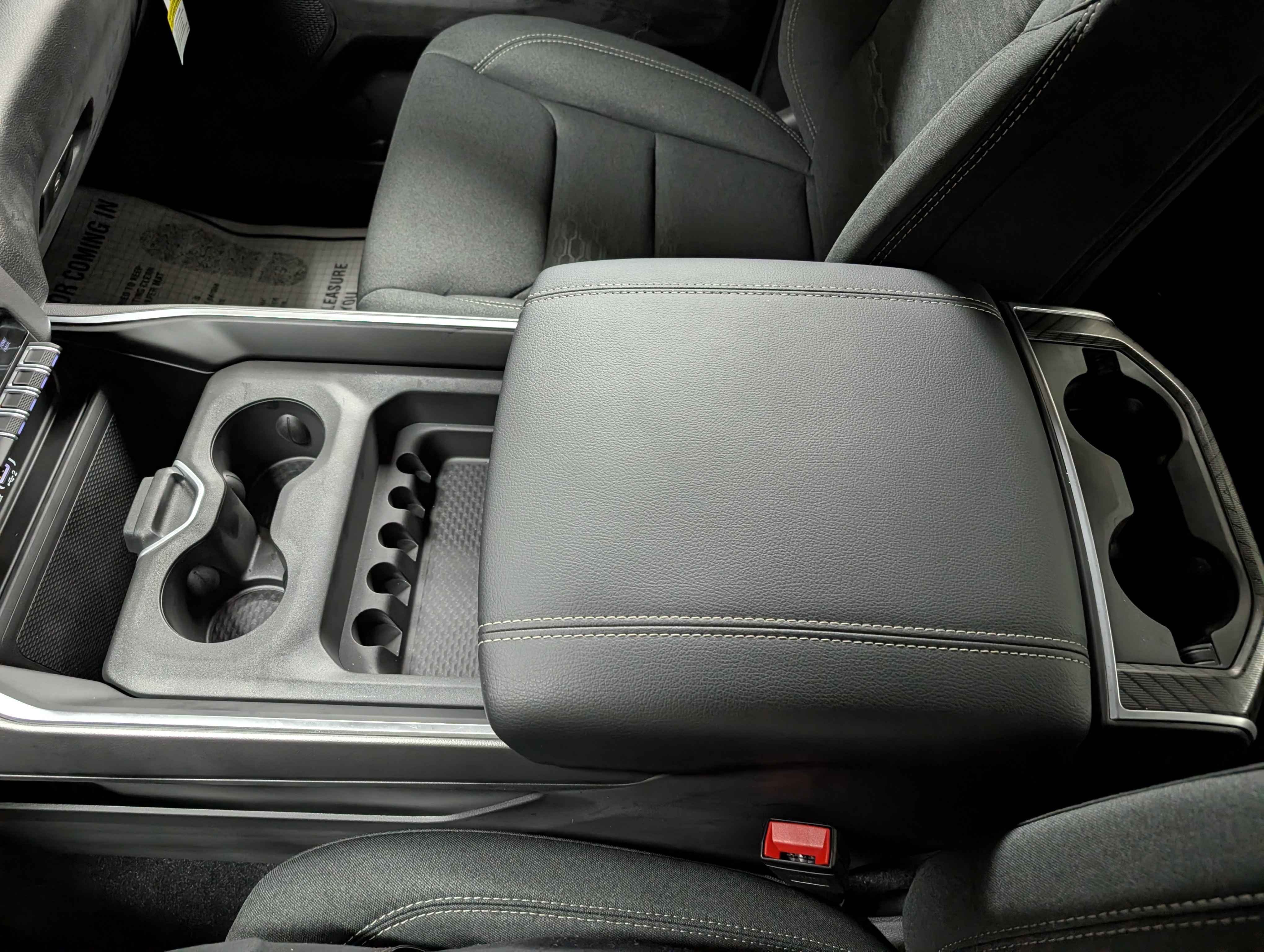New 2026 RAM 1500 Express AWD/4WD image 4