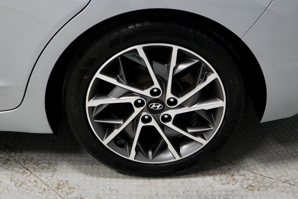 Used 2020 Hyundai Elantra Limited w/ Cargo Package (C1) image 18