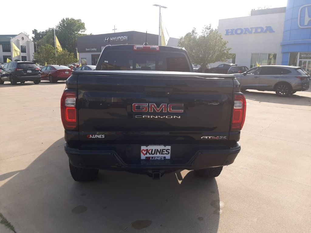 Used 2024 GMC Canyon AT4X AWD/4WD image 9