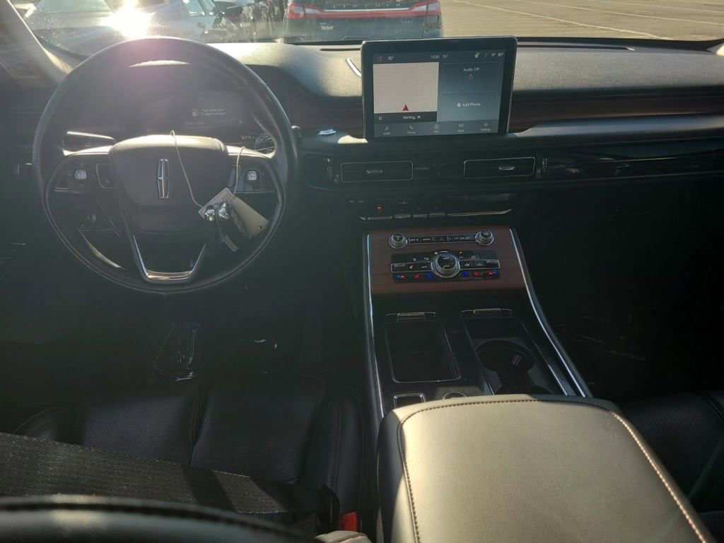 Used 2023 Lincoln Aviator Reserve w/ Equipment Group 201A image 3