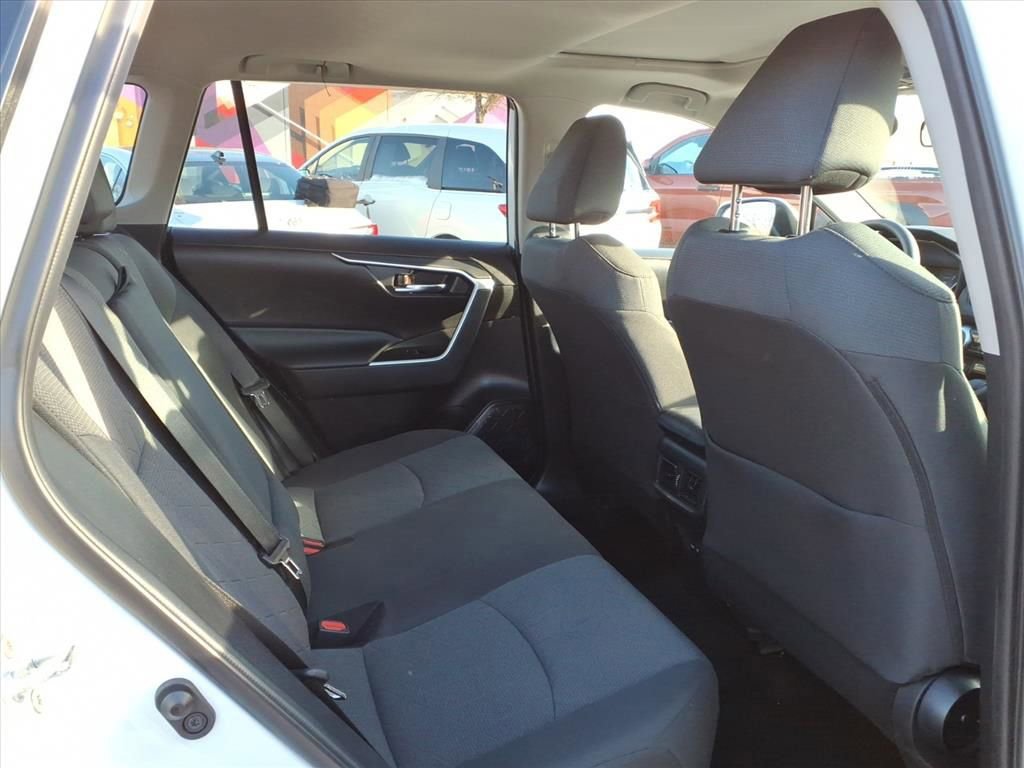 Used 2022 Toyota RAV4 XLE image 27