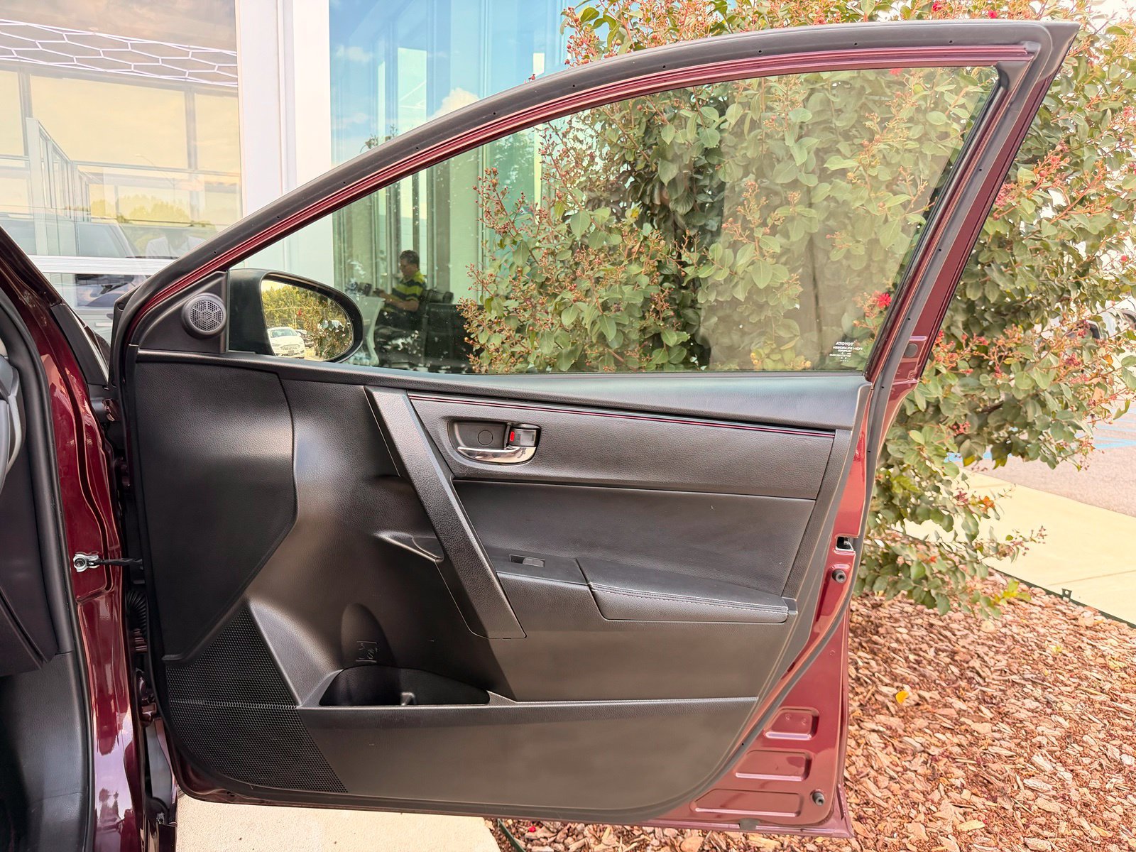 Used 2017 Toyota Corolla SE 50th Anniversary FWD image 22