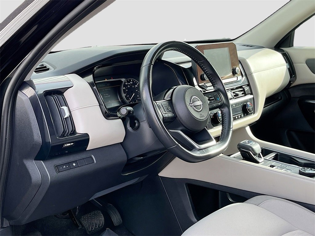 Used 2022 Nissan Pathfinder SV image 9