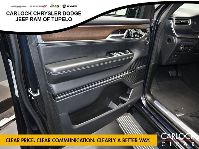 Used 2023 Jeep Grand Wagoneer L Series II AWD/4WD image 12