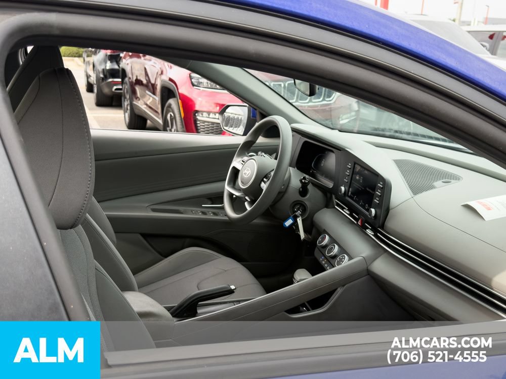 Certified 2024 Hyundai Elantra SE FWD image 11