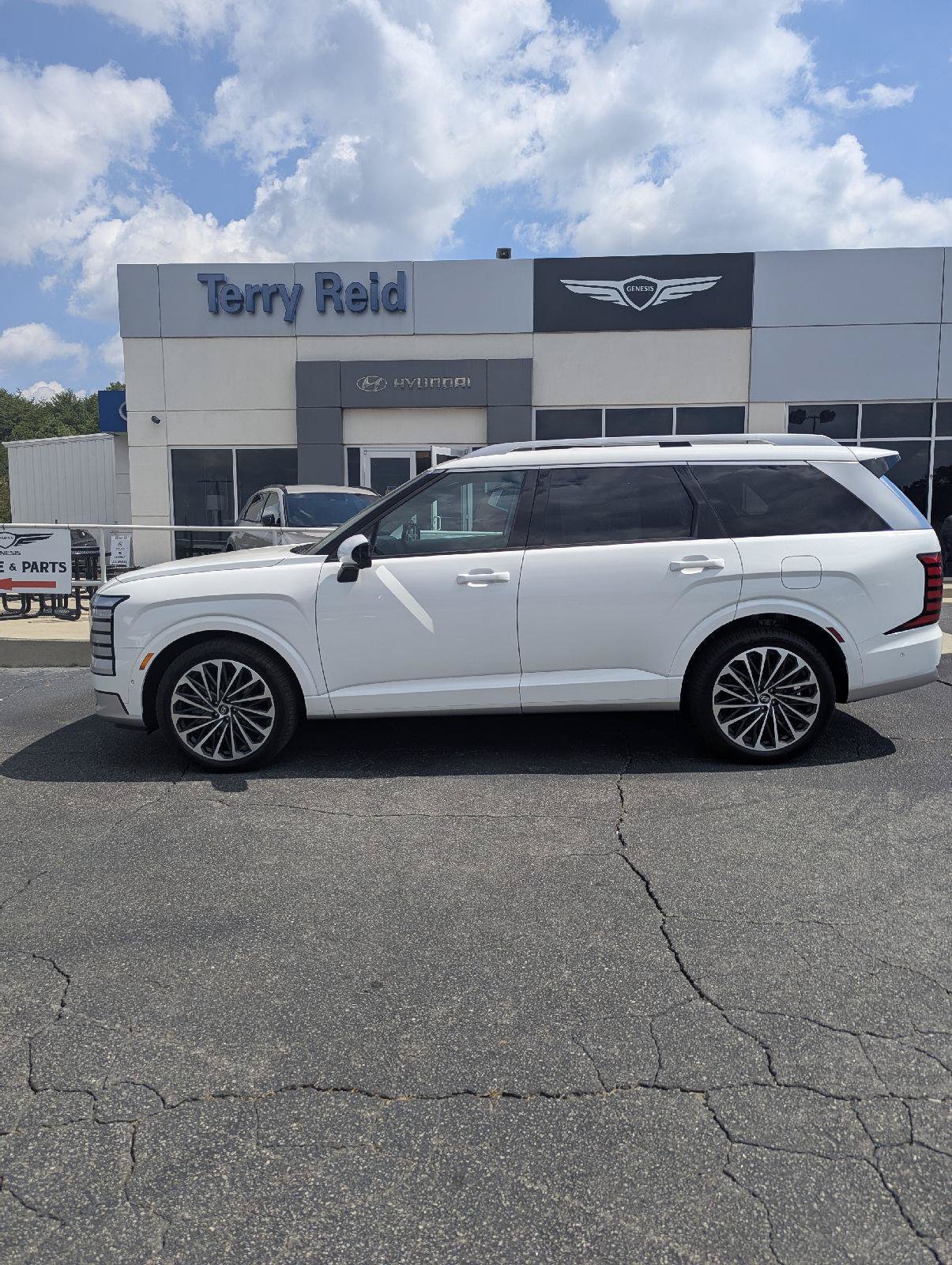 New 2026 Hyundai Palisade Calligraphy FWD image 3