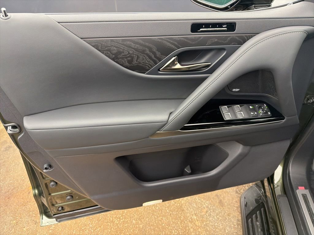 New 2026 Lexus LX 700h Luxury AWD/4WD image 10