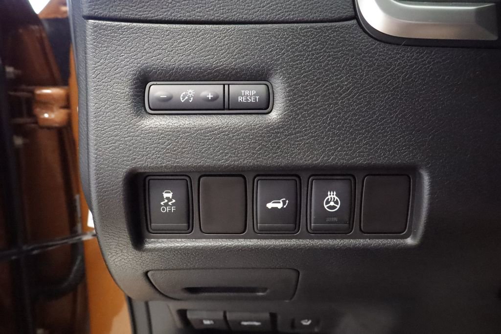 Used 2015 Nissan Murano Platinum w/ Platinum Technology Package AWD/4WD image 25