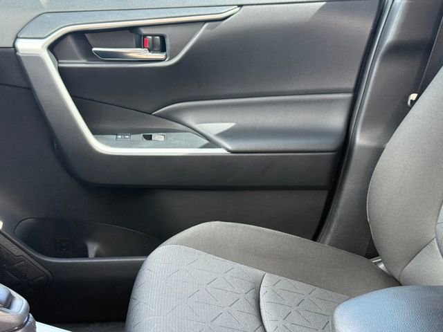 Used 2022 Toyota RAV4 XLE w/ Convenience Package AWD/4WD image 9