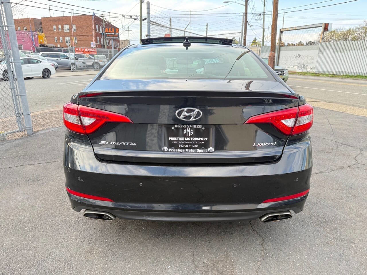 Used 2016 Hyundai Sonata Limited w/ Option Group 04 FWD image 5