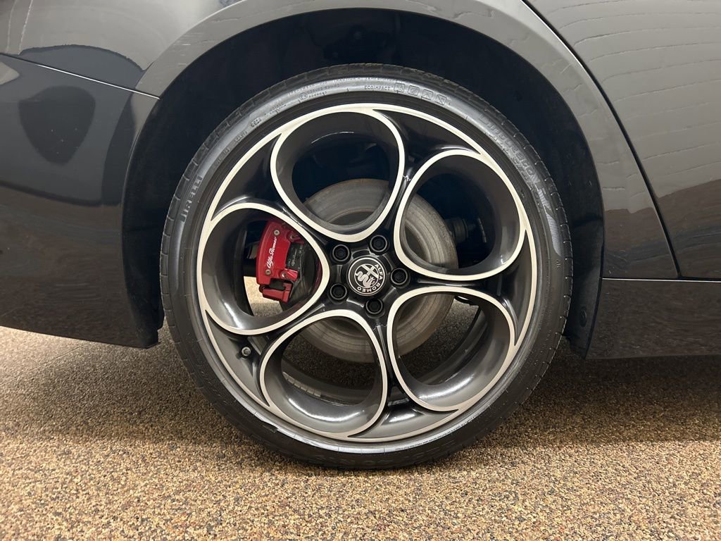 Used 2024 Alfa Romeo Giulia Veloce image 29