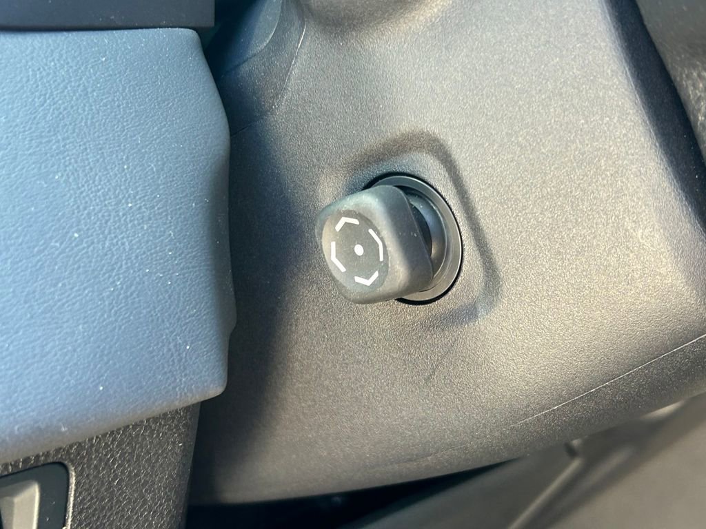 Used 2025 Toyota Tundra Platinum image 32