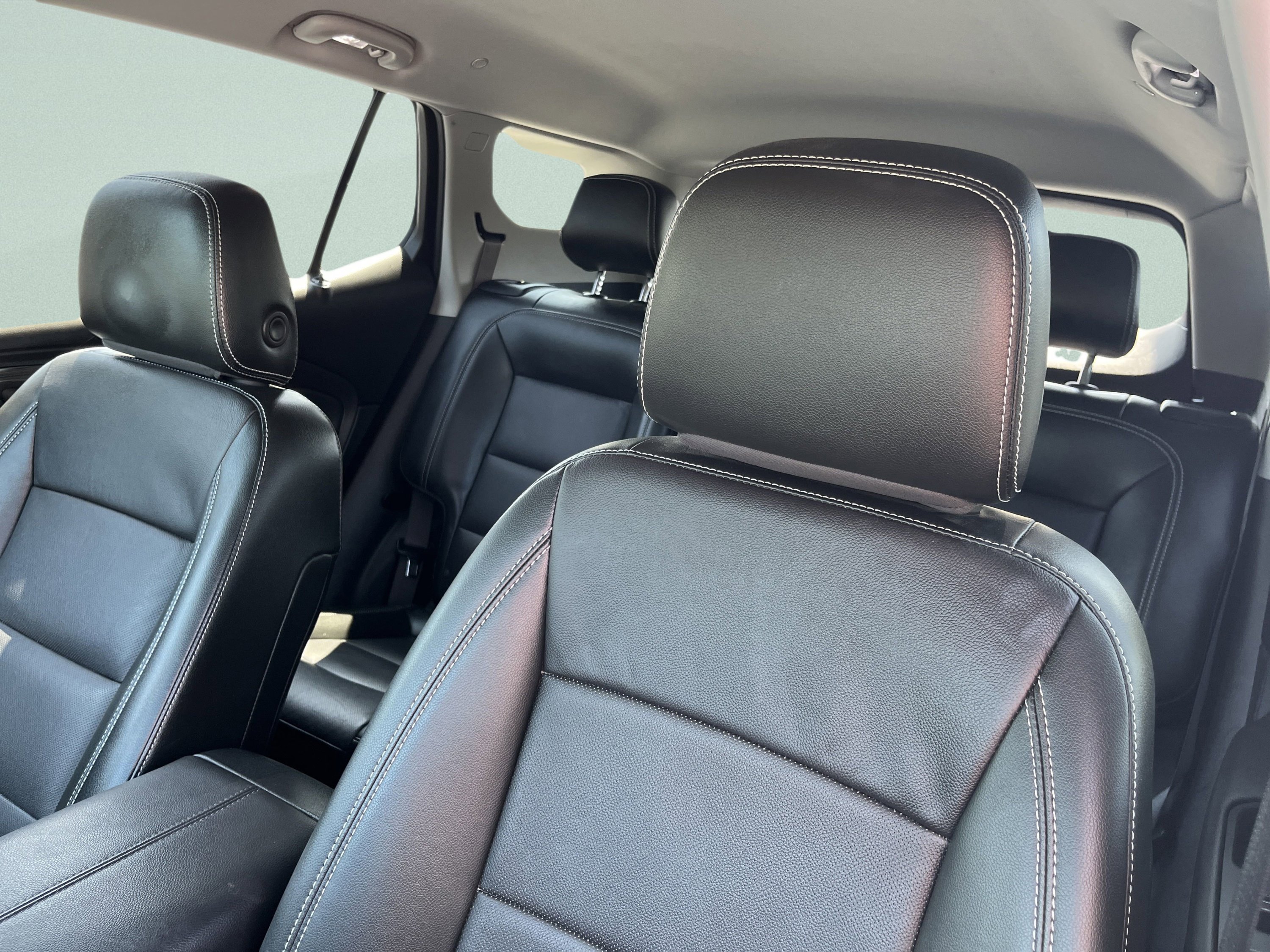 Used 2022 GMC Terrain SLT image 32