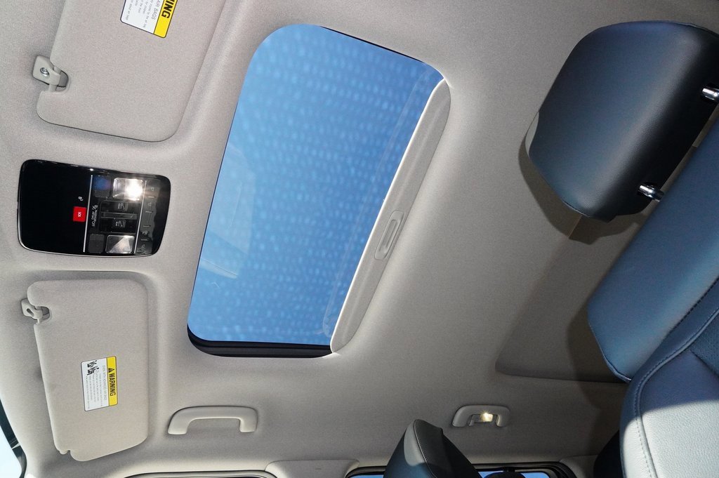 Used 2025 Hyundai Santa Fe Limited image 8