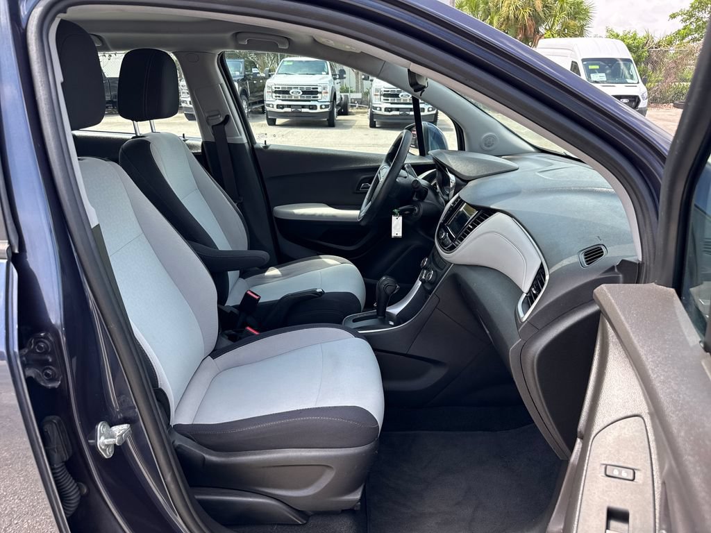 Used 2019 Chevrolet Trax LS FWD image 24