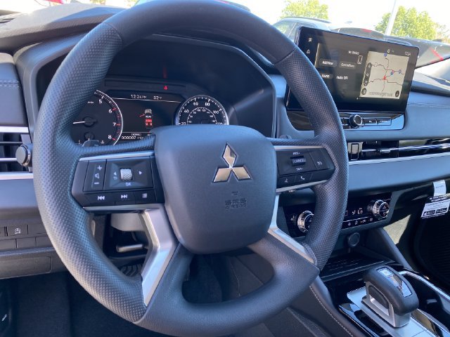 New 2026 Mitsubishi Outlander ES AWD/4WD image 13
