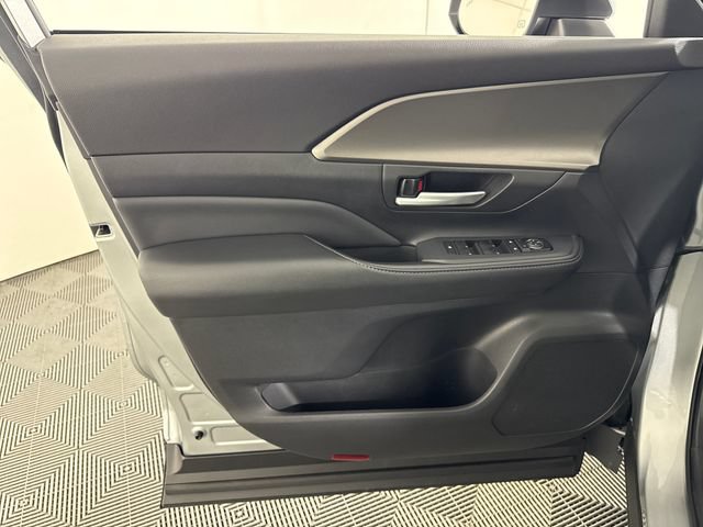 Used 2025 Toyota Grand Highlander AWD image 30