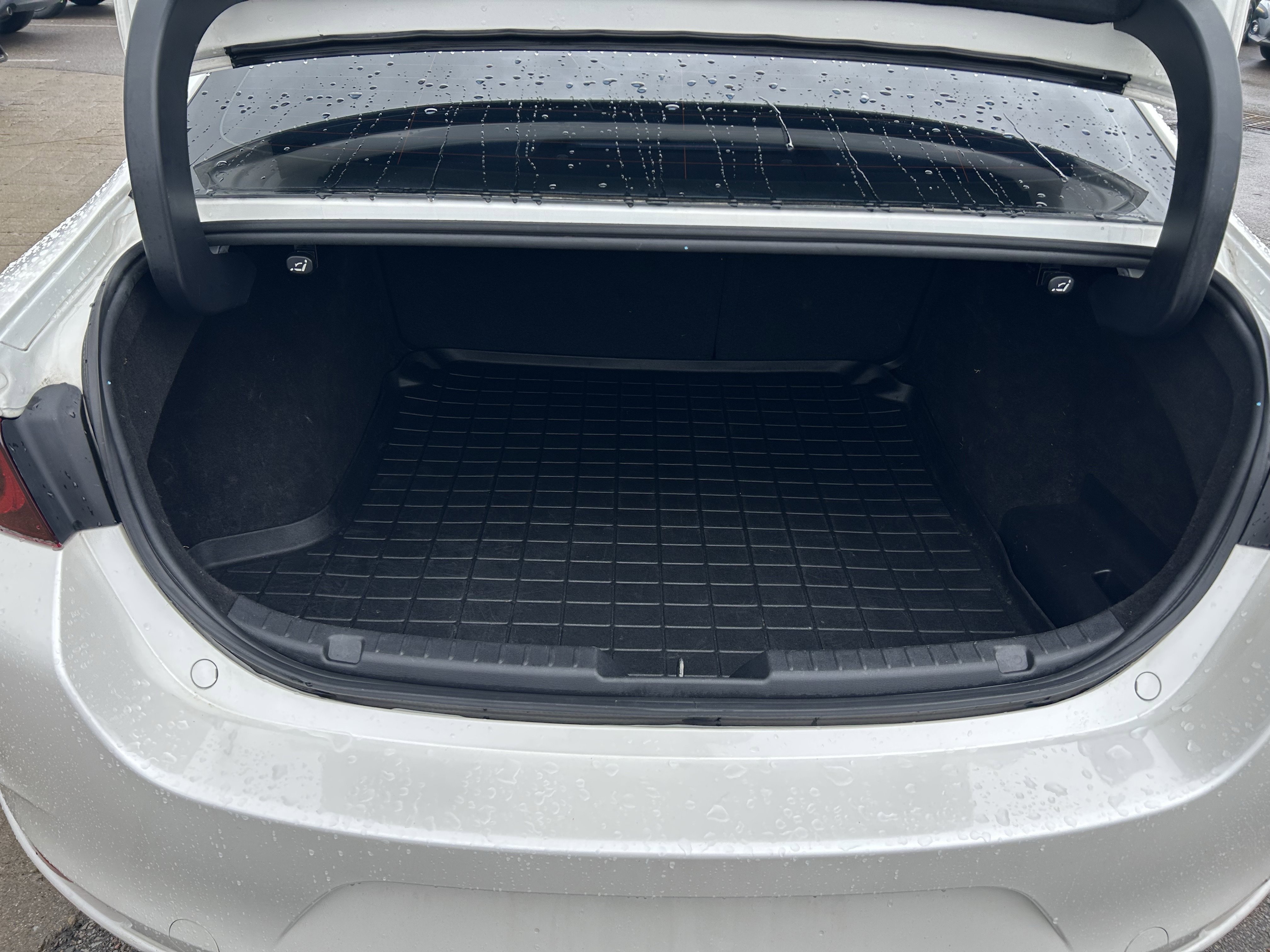 Used 2022 MAZDA MAZDA3 s image 28