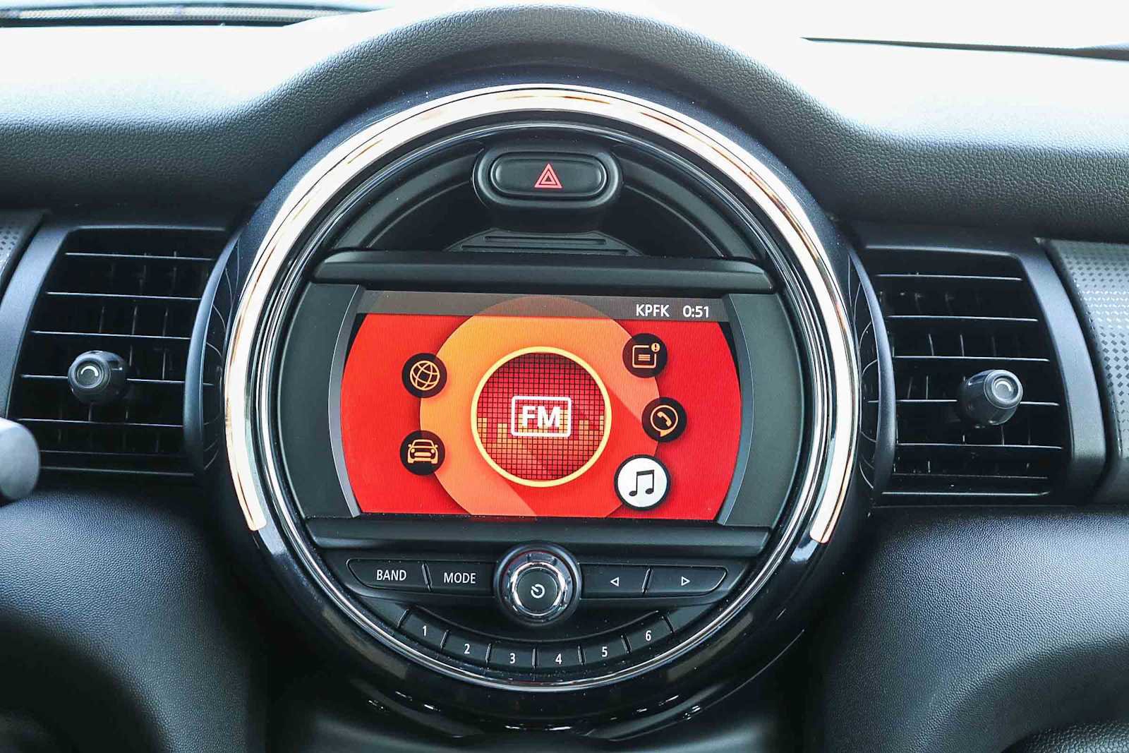 Used 2020 MINI Cooper 2-Door Hardtop image 19