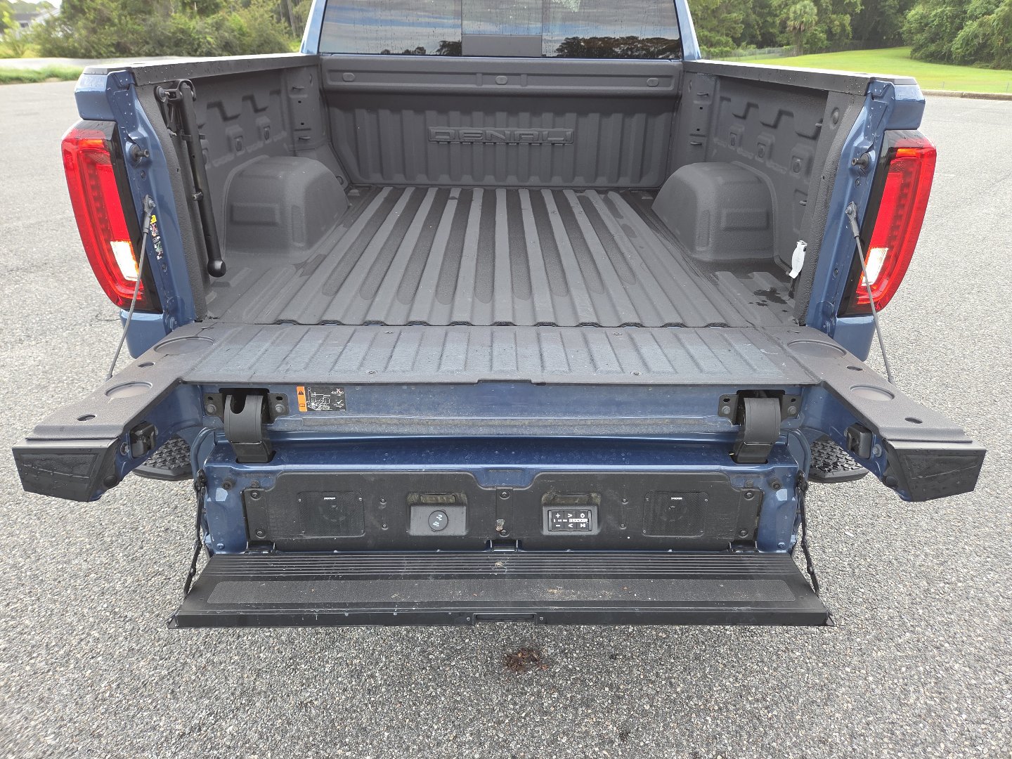 Used 2024 GMC Sierra 1500 Denali Ultimate AWD/4WD image 28