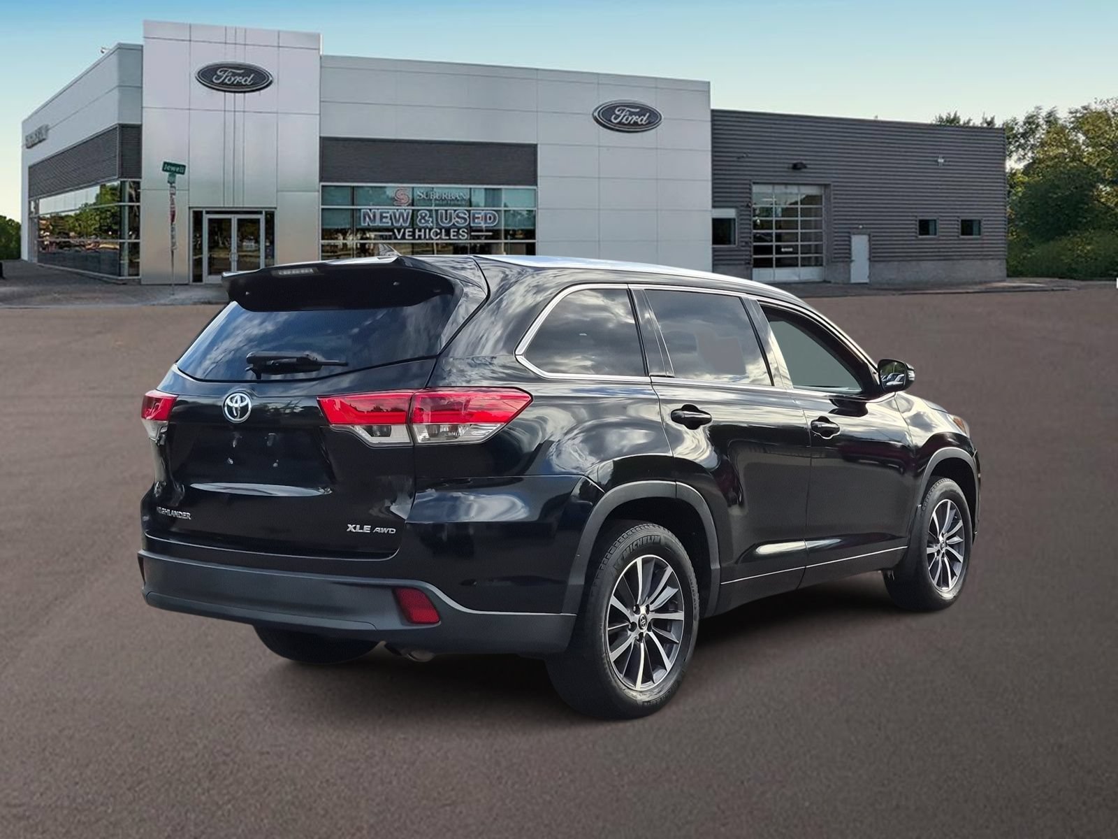 Used 2017 Toyota Highlander XLE AWD/4WD image 8