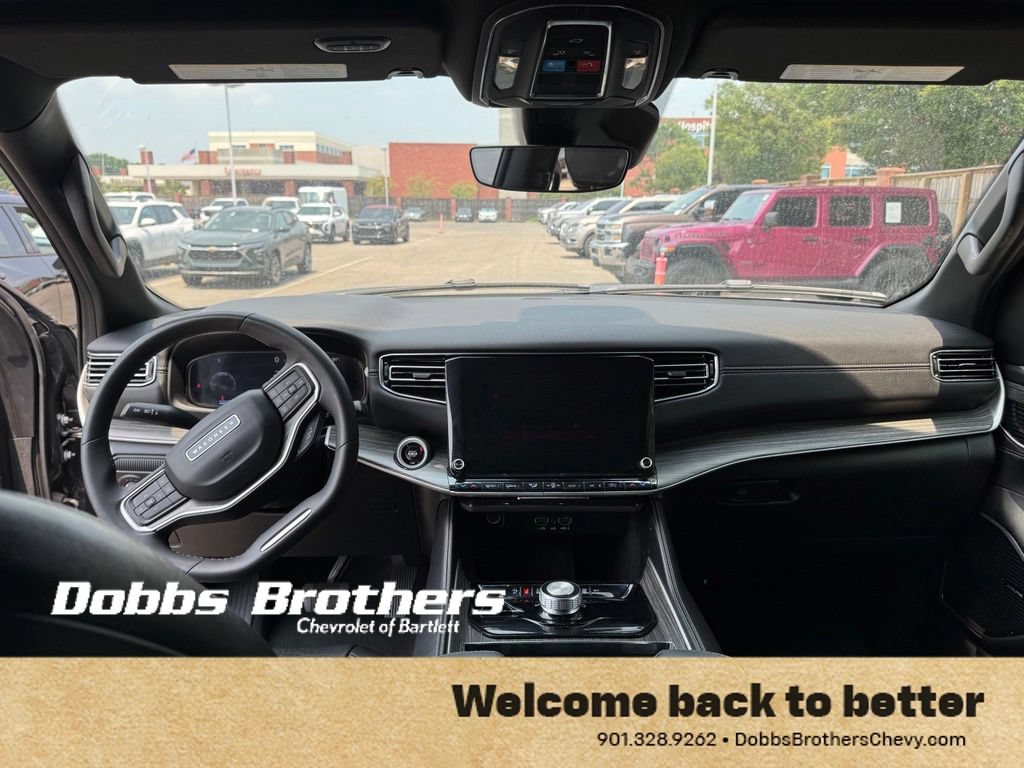 Used 2024 Jeep Wagoneer Series II AWD/4WD image 15
