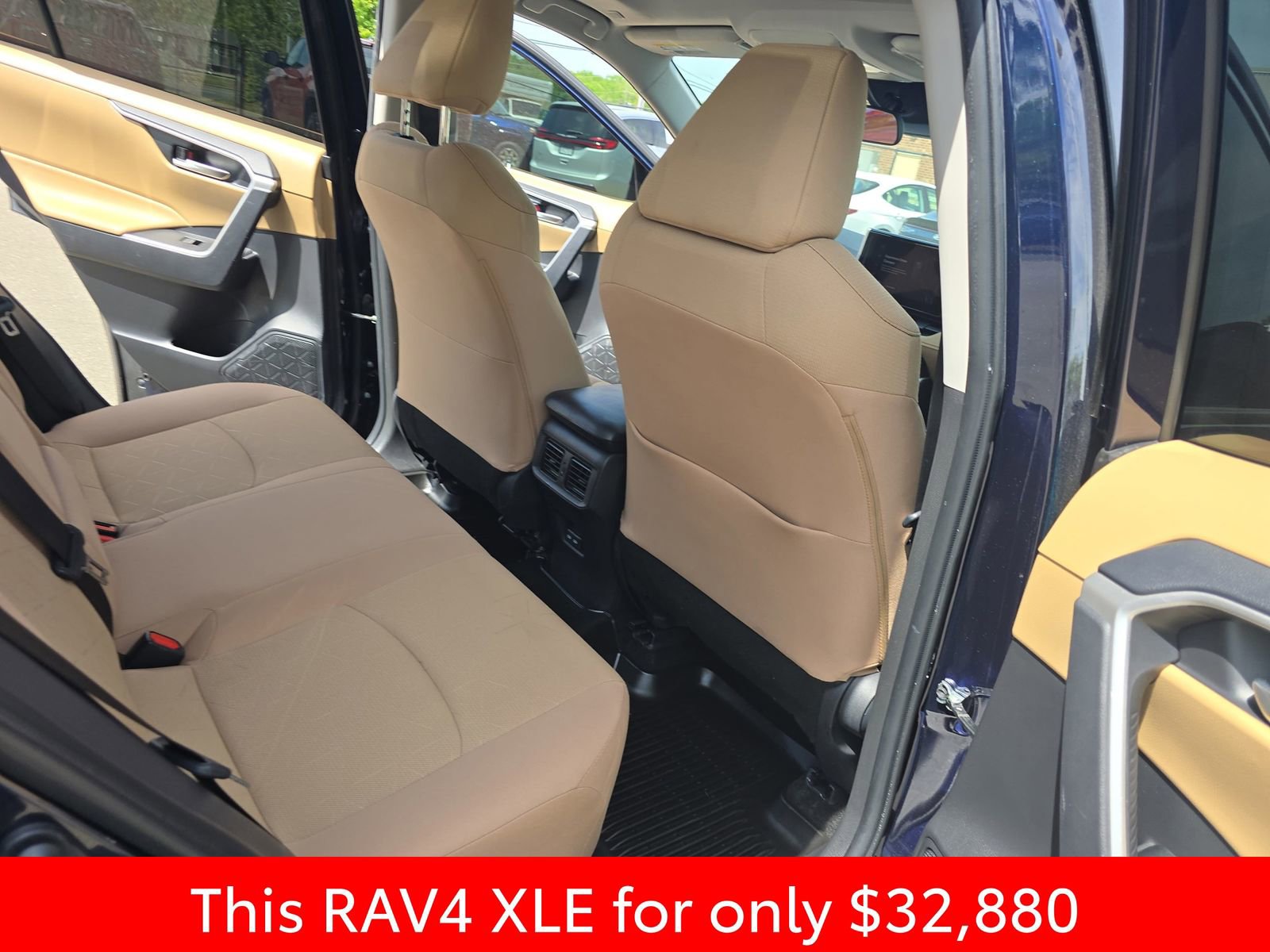 Used 2025 Toyota RAV4 XLE w/ Convenience Package FWD image 17