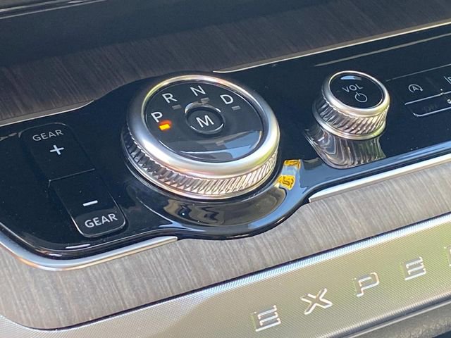 Used 2025 Ford Expedition Platinum w/ Platinum Ultimate Package image 29