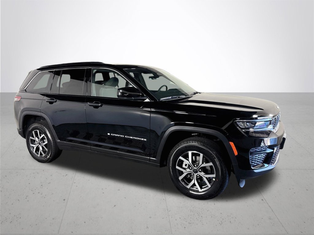 New 2027 Jeep Grand Cherokee Laredo X RWD image 4