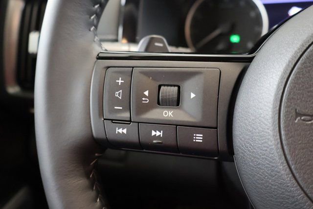 New 2025 Nissan Pathfinder SL w/ Black Appearance Package image 16