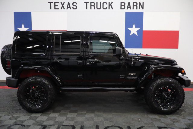 Used 2017 Jeep Wrangler Unlimited Sahara w/ Connectivity Group AWD/4WD image 13