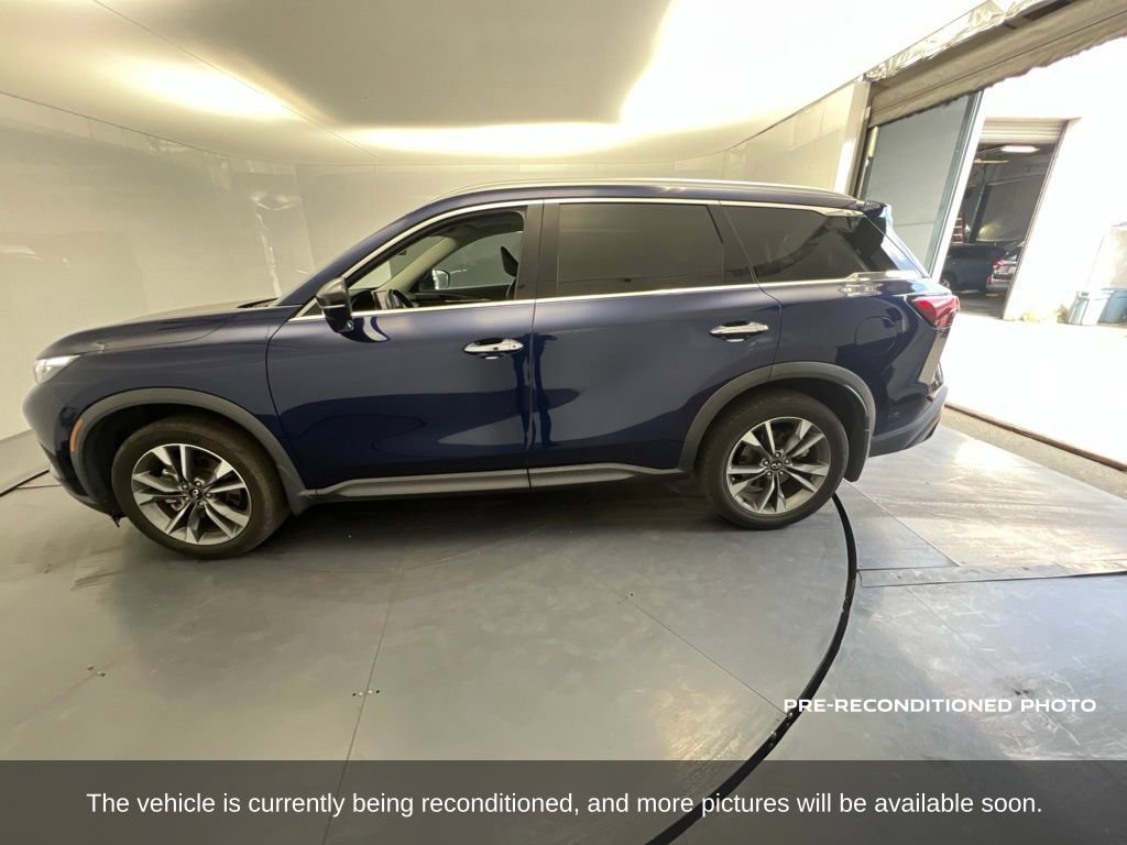 Used 2023 INFINITI QX60 Luxe w/ Cargo Package FWD image 2