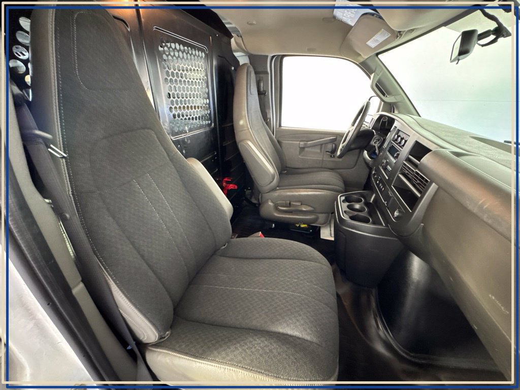 Used 2020 GMC Savana 2500 w/ Driver Convenience Package RWD image 33