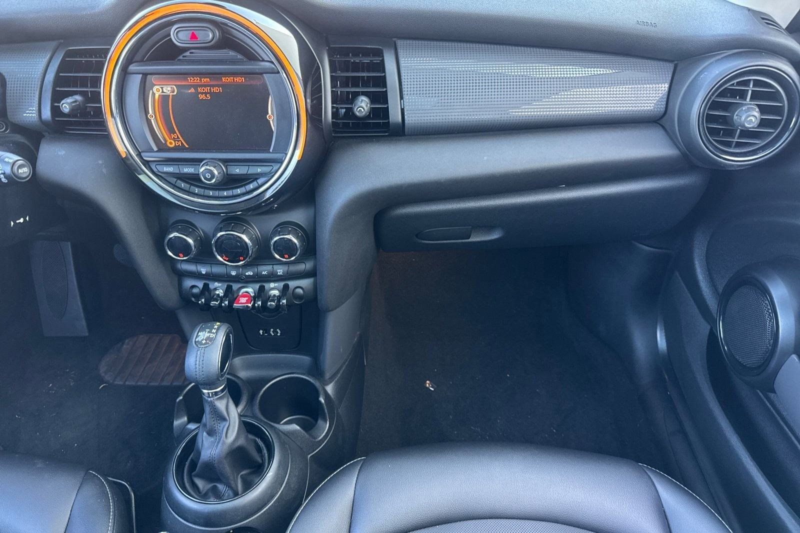 Used 2017 MINI Cooper 2-Door Hardtop image 28