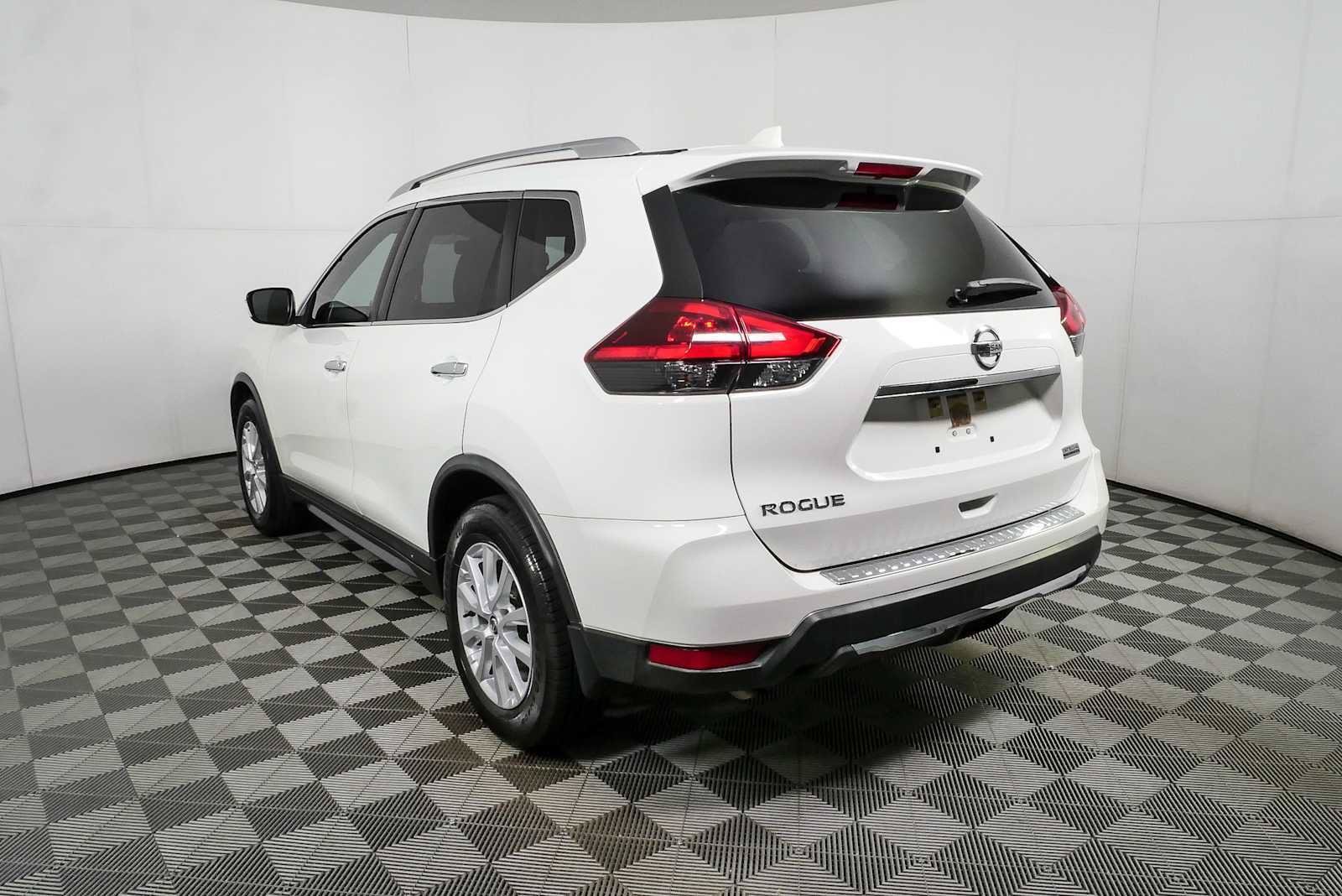 Used 2020 Nissan Rogue S w/ Special Edition Package FWD image 26
