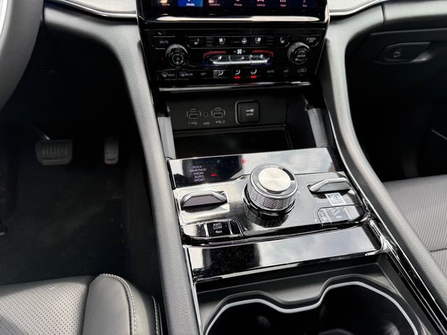 New 2025 Jeep Grand Cherokee Overland image 18