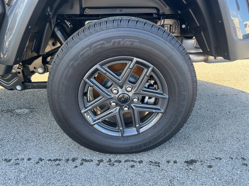 New 2025 Jeep Gladiator Sport AWD/4WD image 18