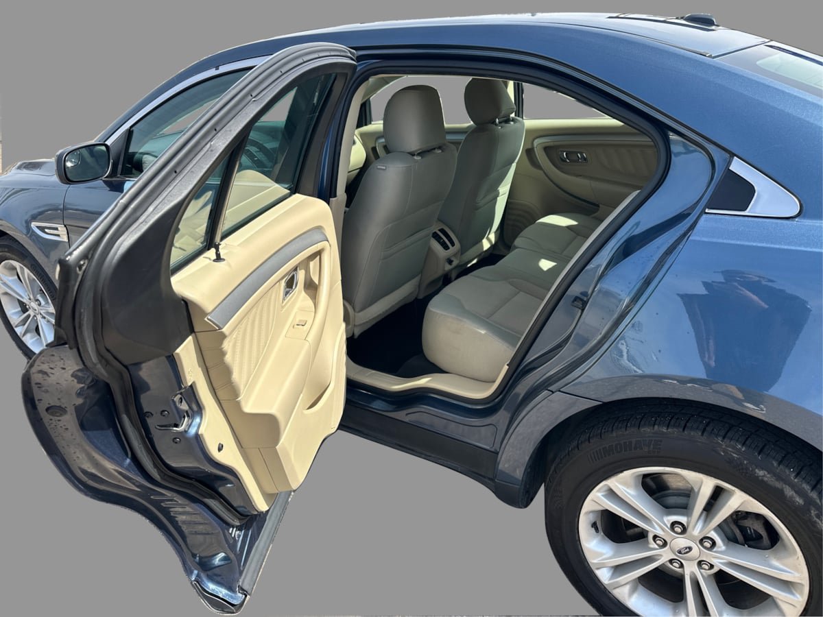 Used 2019 Ford Taurus SEL AWD/4WD image 11