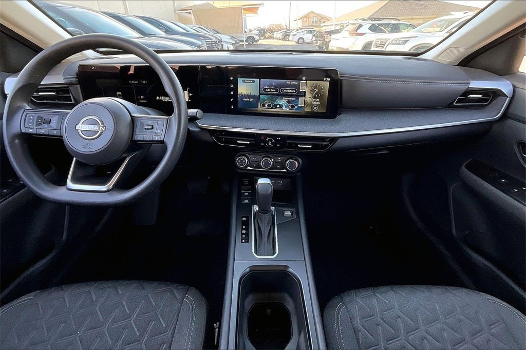 Used 2025 Nissan Kicks SV image 14