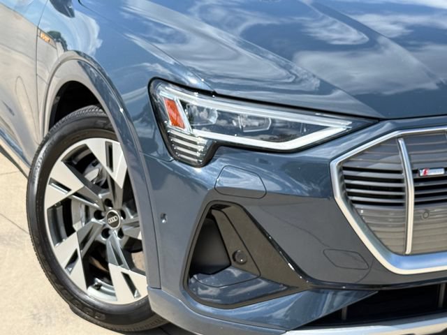Used 2021 Audi e-tron Premium Plus w/ Premium Plus Package AWD/4WD image 3